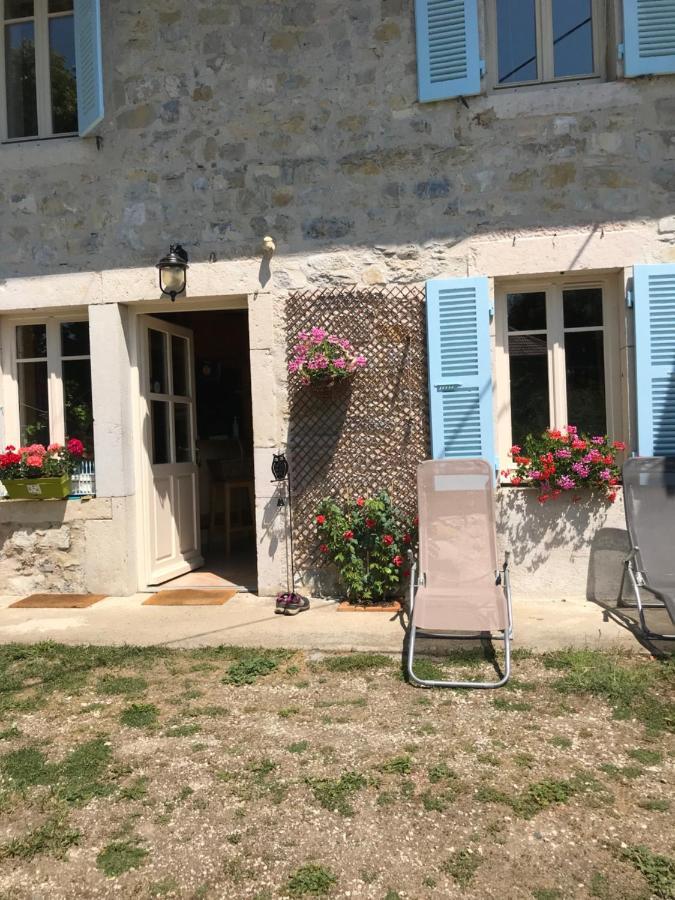 Chambres D'Hotes Des Deux Lacs Ceyzerieu Экстерьер фото