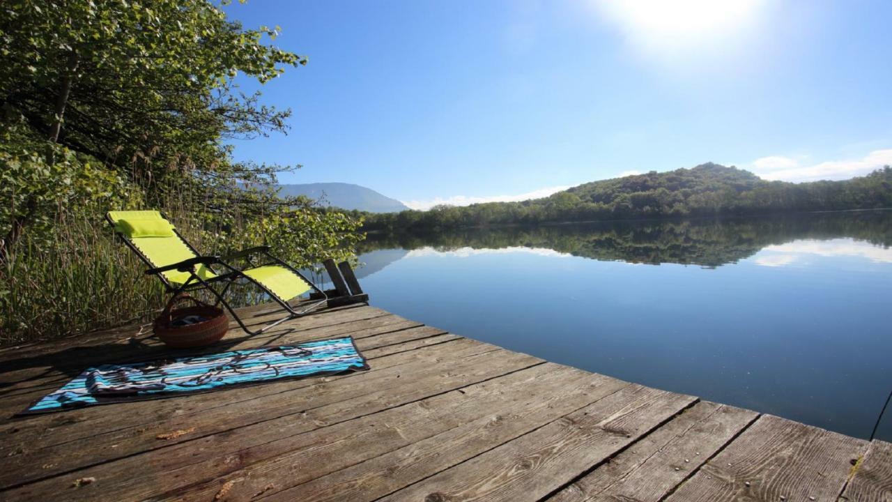 Chambres D'Hotes Des Deux Lacs Ceyzerieu Экстерьер фото